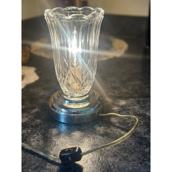 Vintage 1980s Heyco 8.25" Diamond Cut Glass Lamp Clear & Gold Retro Table Decor - Picture 8 of 8